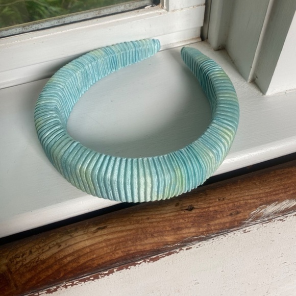 Urban Outfitters Tie Dye Pleated Padded Headband - Picture 3 of 3